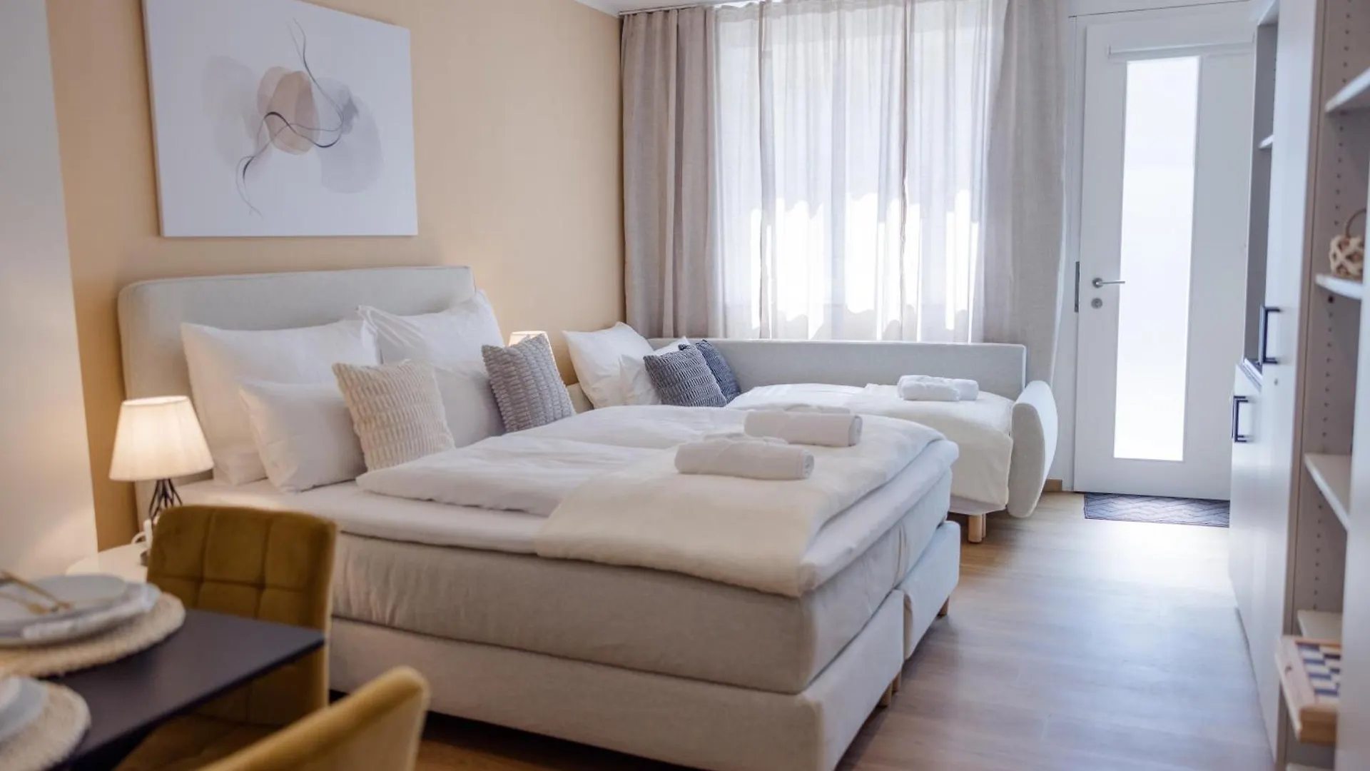 Lumen Homes - Altstadt-Studio Direkt Im Zentrum, Kueche, Netflix, Oeffentlicher Parkplatz Ums Eck Ingolstadt Apartment