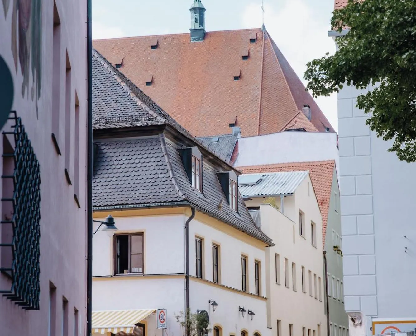 Lumen Homes - Altstadt-Studio Direkt Im Zentrum, Kueche, Netflix, Oeffentlicher Parkplatz Ums Eck Ingolstadt Apartment