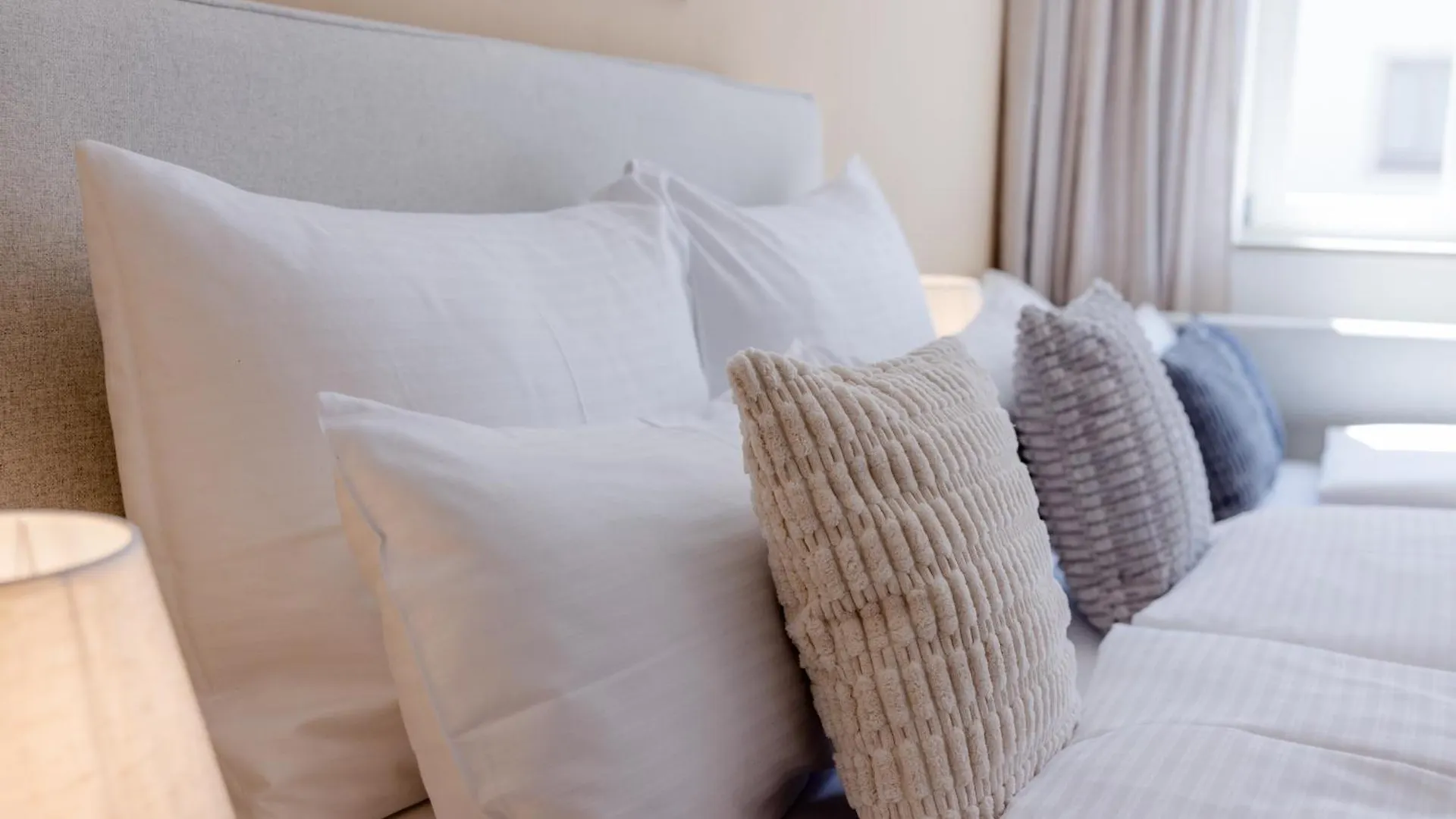 Lumen Homes - Altstadt-Studio Direkt Im Zentrum, Kueche, Netflix, Oeffentlicher Parkplatz Ums Eck Ingolstadt Apartment